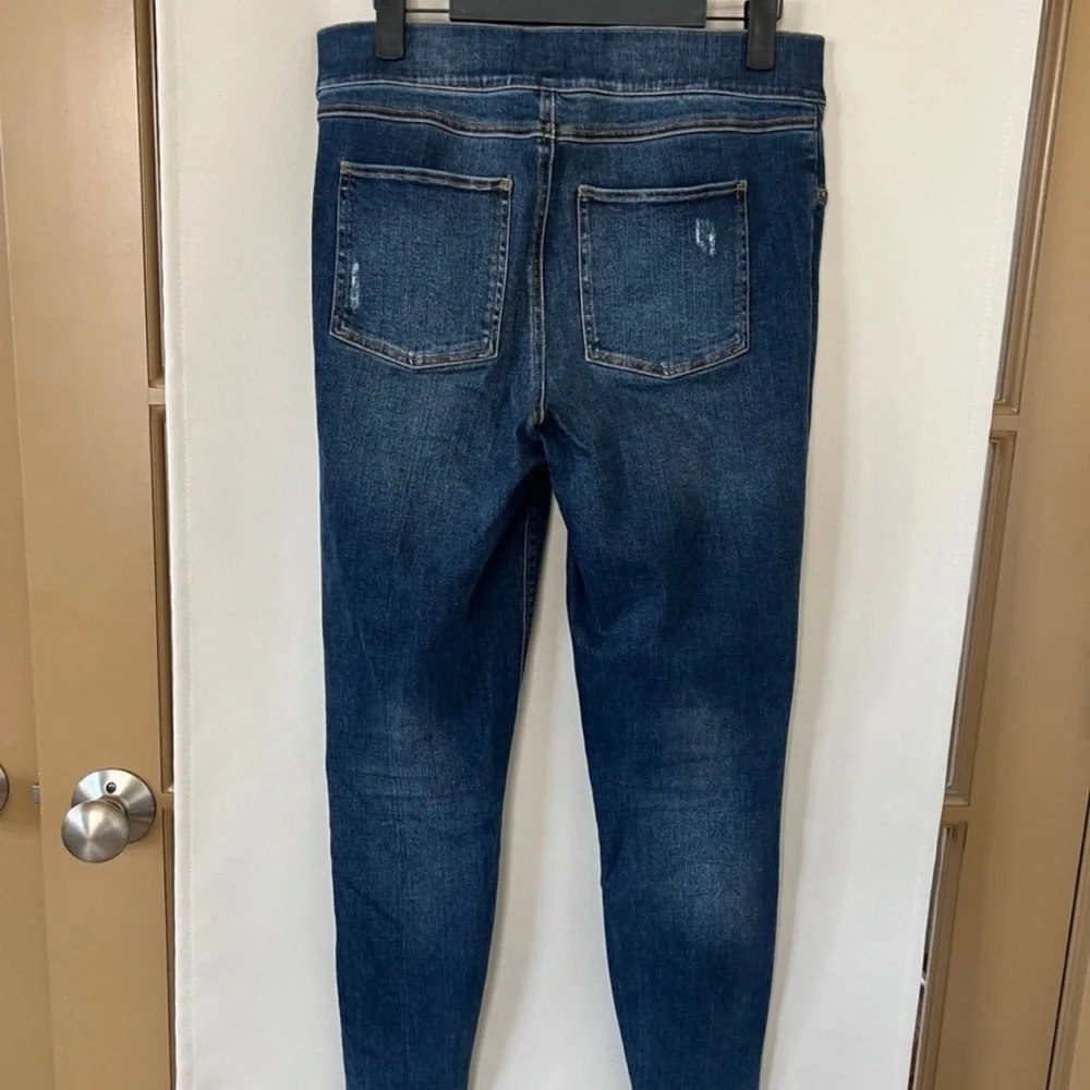 Spanx Womens Medium Blue Lightly Distressed Raw Hem Pull On‎ Jegging